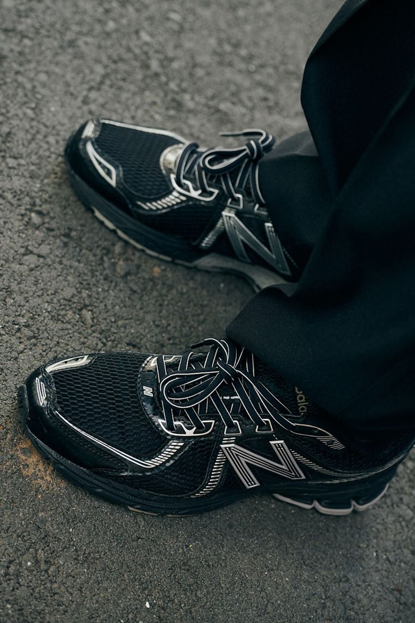 メタリック系「ニューバランス」が大人の足元を彩る！街のリアル冬コーデ3選 - 7枚目の画像