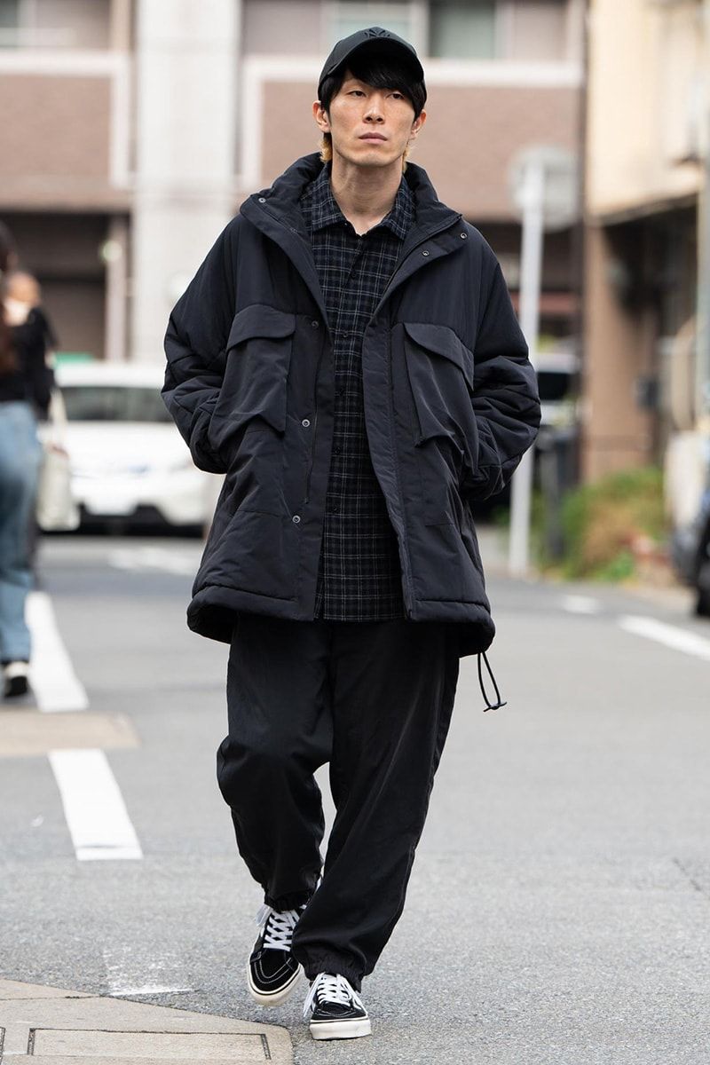 オールブラックだからこそ際立つチェック柄 松野大輔 4枚目の写真