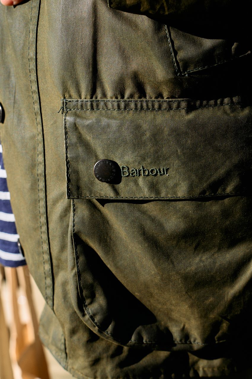 愛用アウターは「バブアー」！ビデイル、短丈etc.街の洒落た3人が示す冬コーデの最適解 - 10枚目の画像