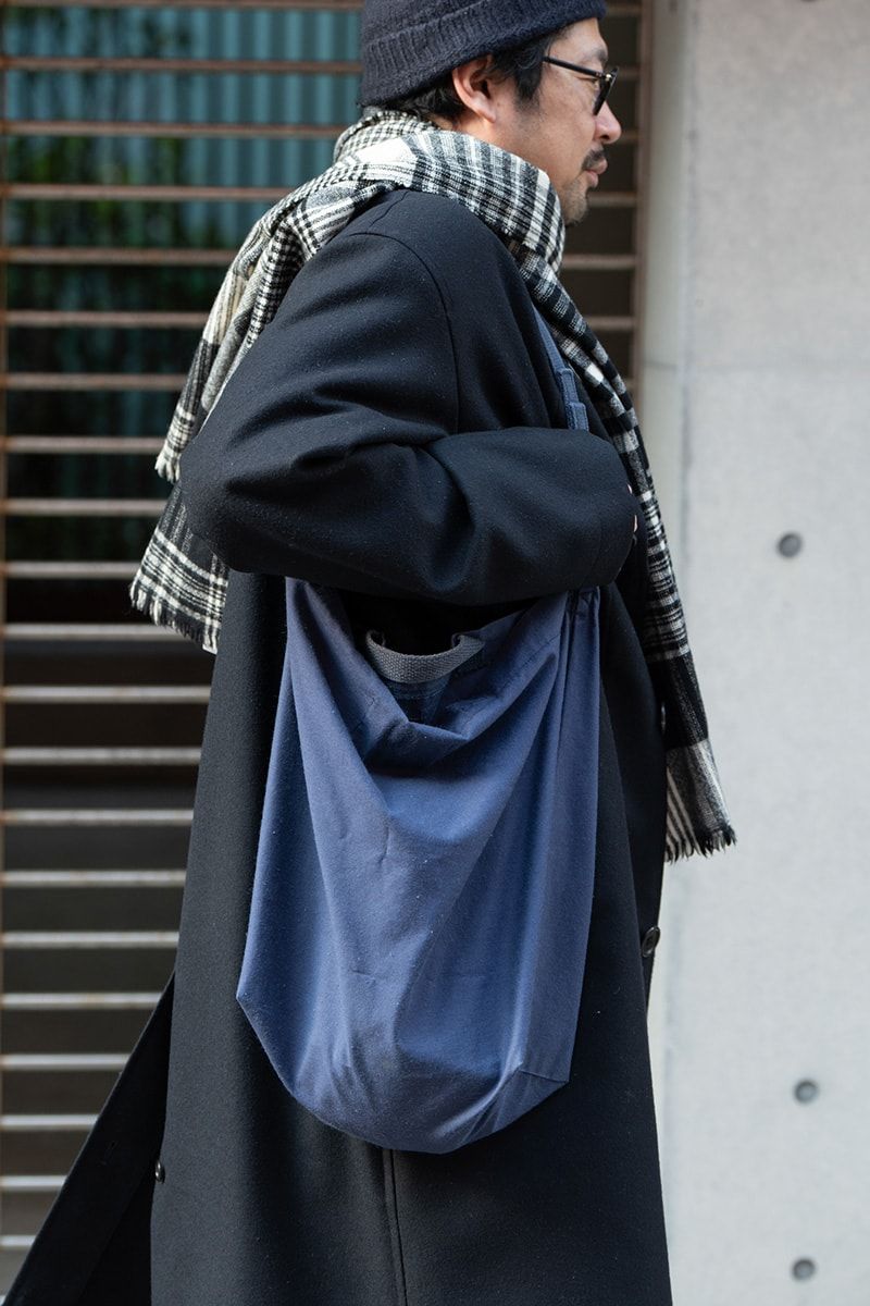 マーガレットハウエルのコートコーディネート | 241215-1504-18 御厨豊裕 4枚目の写真