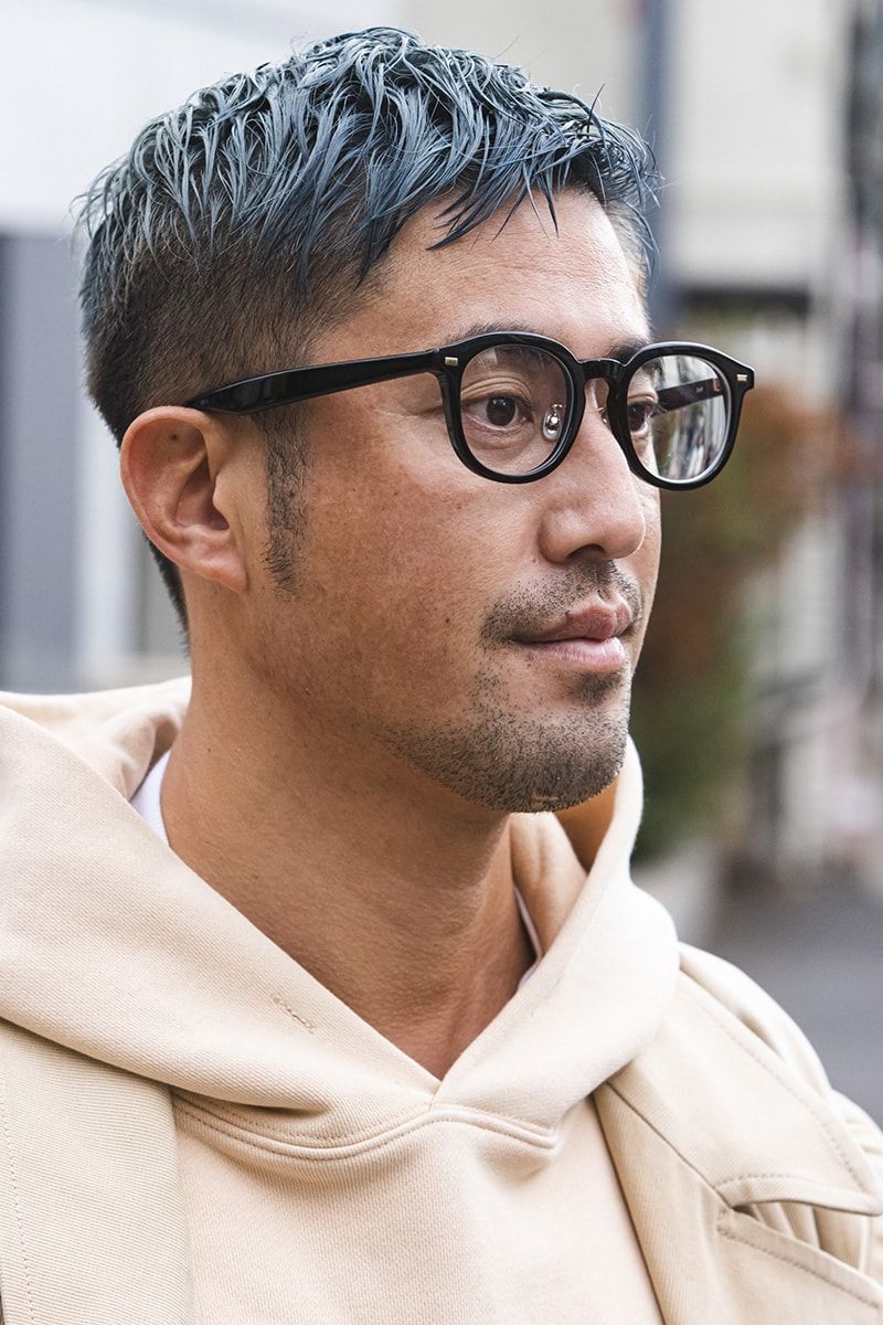 オフホワイトのコートコーディネート | 241219-1226-44 小林ディスカス 2枚目の写真