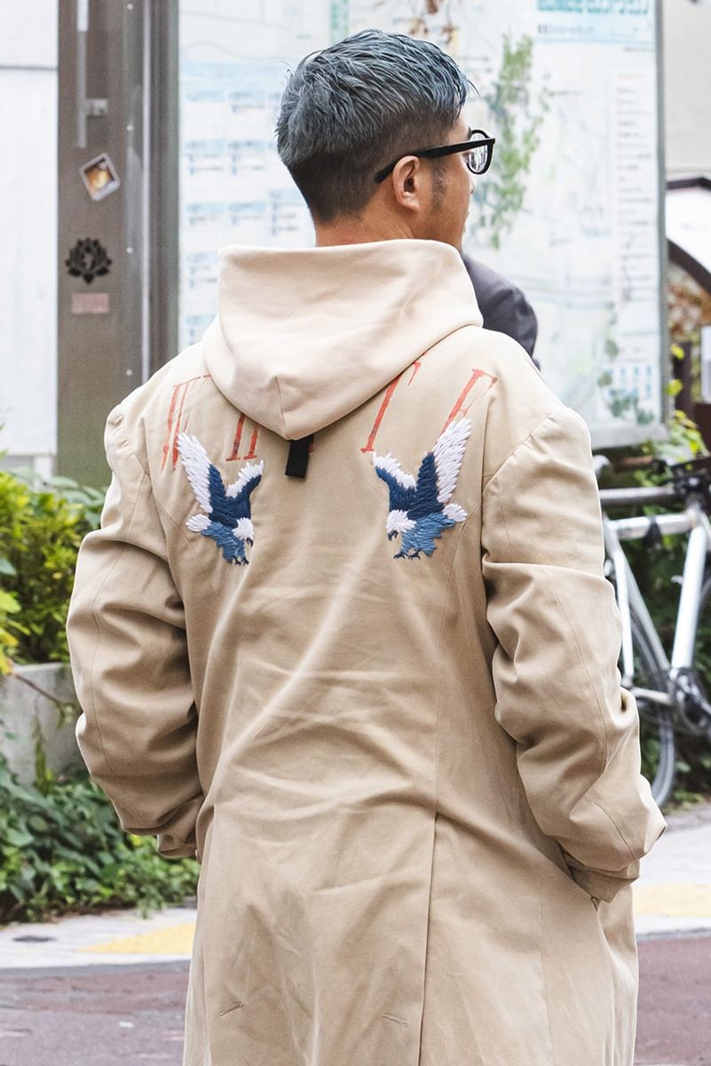 オフホワイトのコートコーディネート | 241219-1226-44 小林ディスカス 4枚目の写真