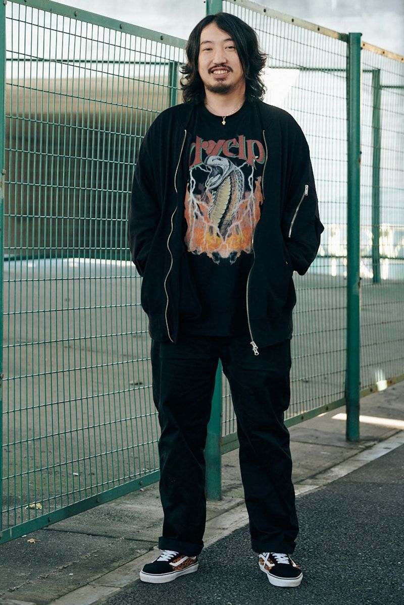 ジャケット 不明  パンツ 不明  スニーカー ヴァンズ