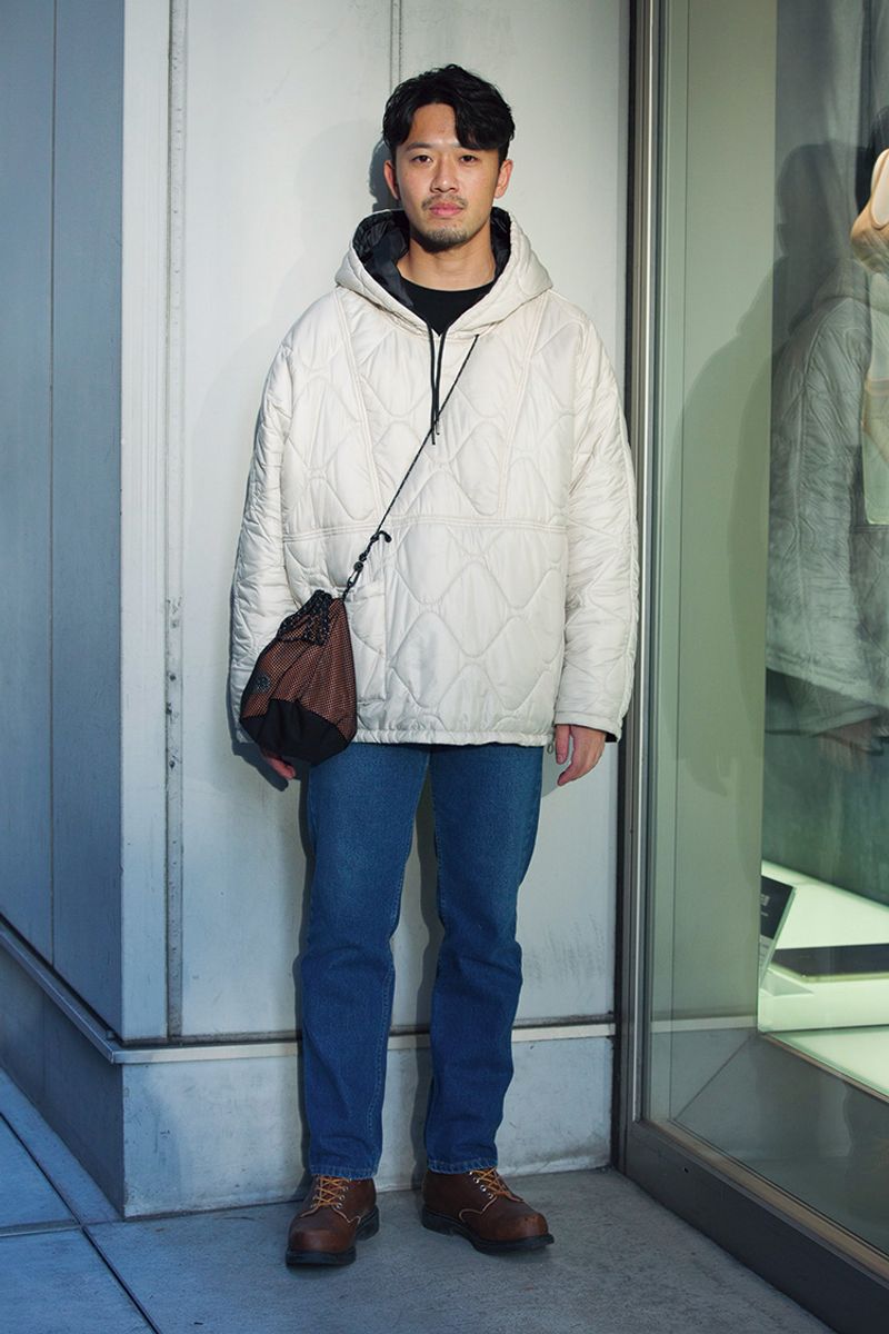 街コーデによく映える、真っ白なキルティングダウン 西本 聖