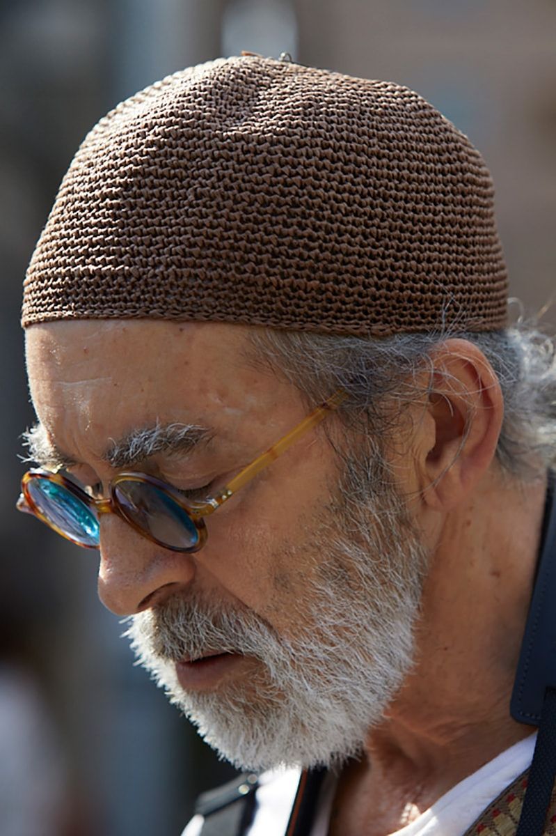 ニコアンドのサロペットコーディネート | 241218-1236-29 ヤン・デ・ベルモンビー 2枚目の写真