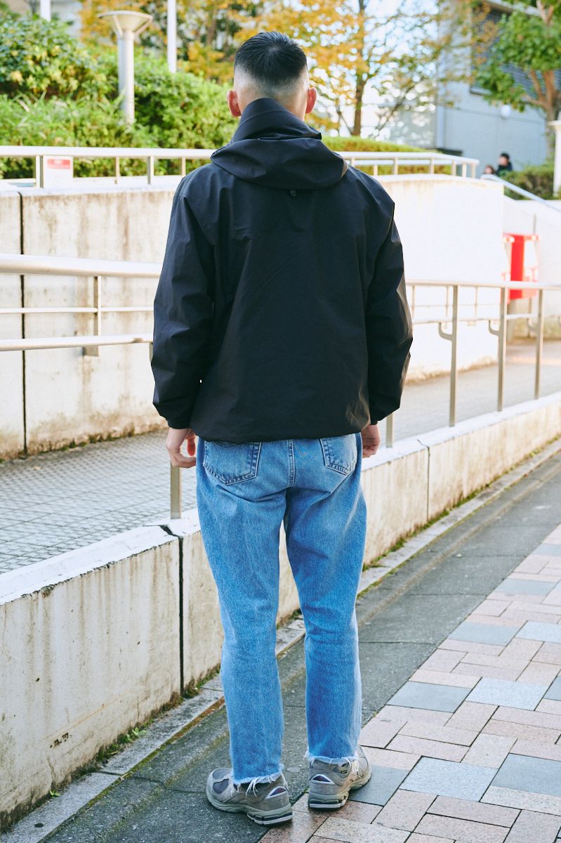 テックアウターにデニムの合わせが冬の鉄板 早坂竜也 2枚目の写真