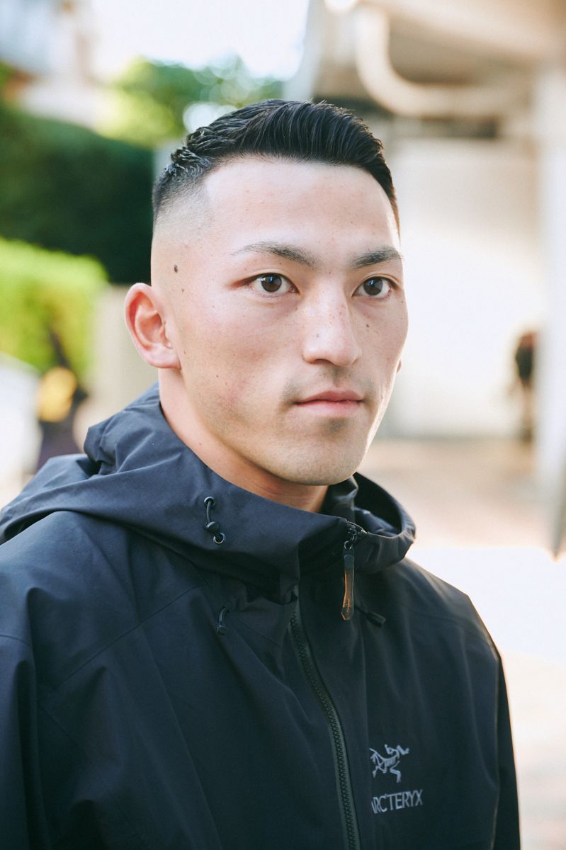 テックアウターにデニムの合わせが冬の鉄板 早坂竜也 3枚目の写真