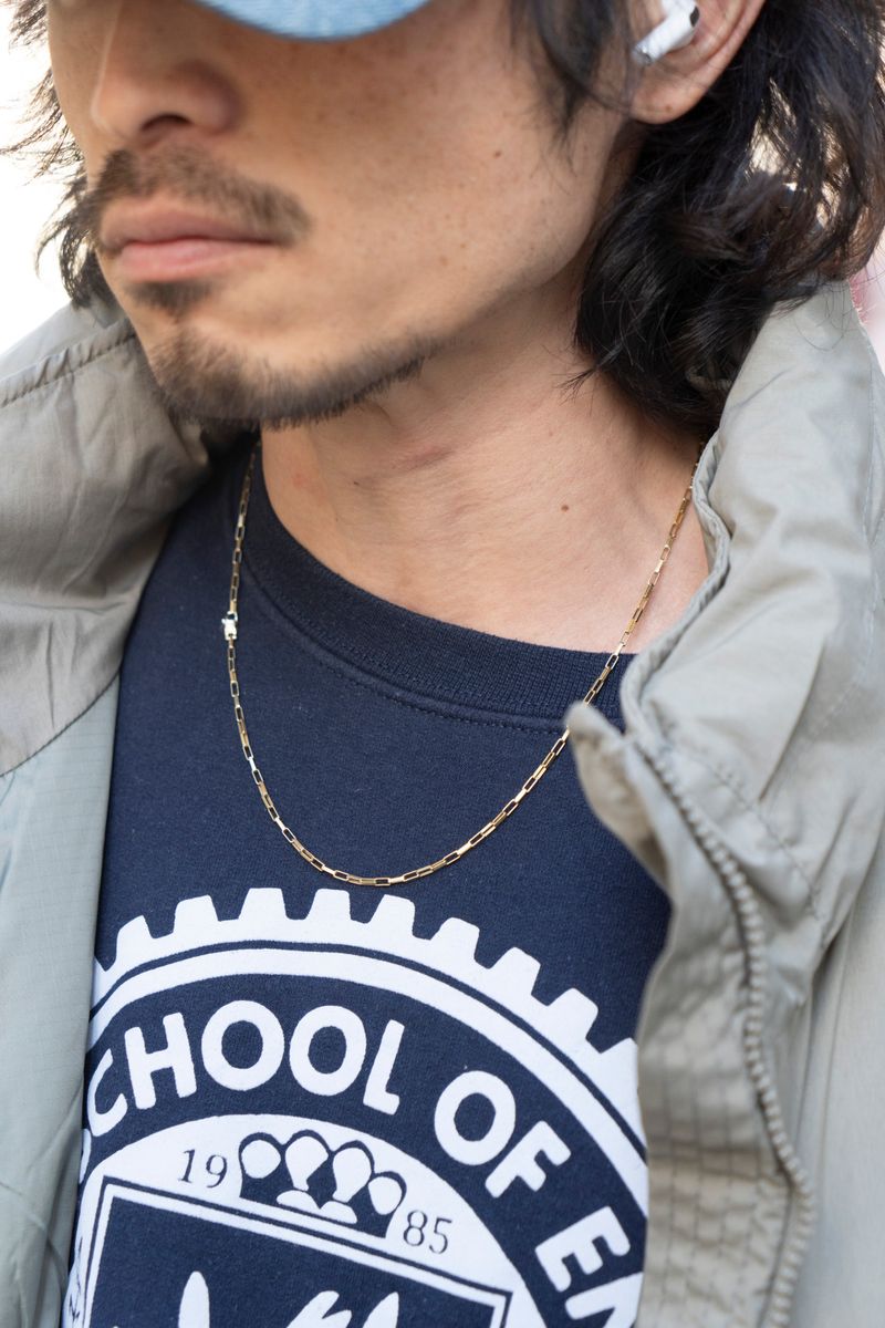 くすみカラーの服にデニムキャップがマッチ 壽福憲太 4枚目の写真