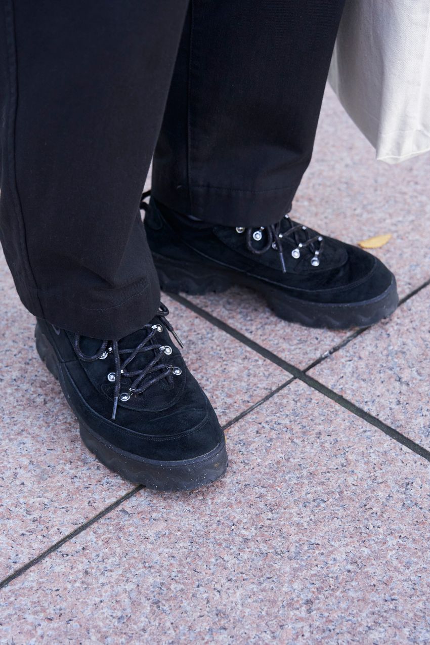 「コム デ ギャルソン」の隠れ名アイテムは“黒＆紺パンツ”だった！目立たないこそこだわるベシ - 11枚目の画像