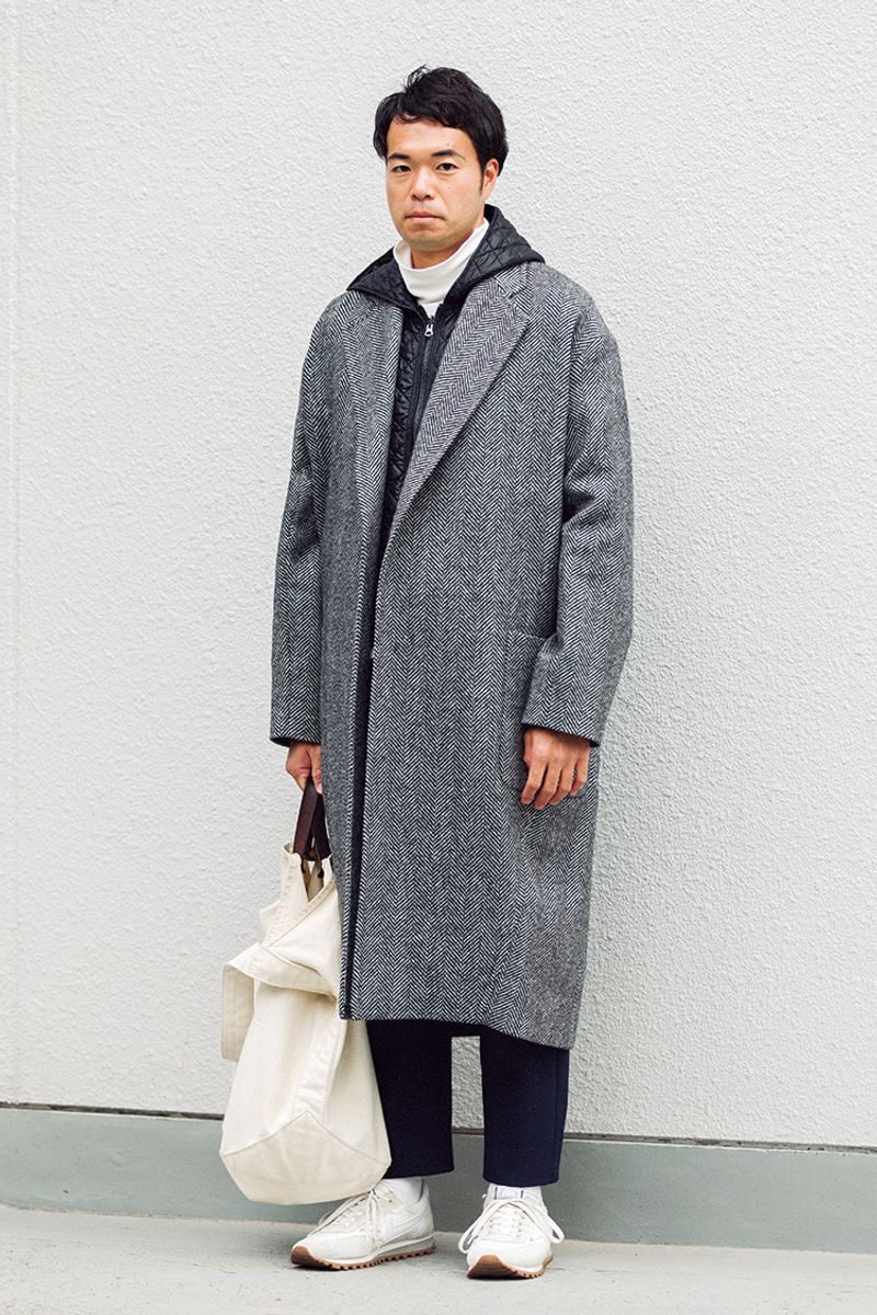 やさしい表情のモノトーン。クラシカル柄を上手に着こなして 増田繁郎