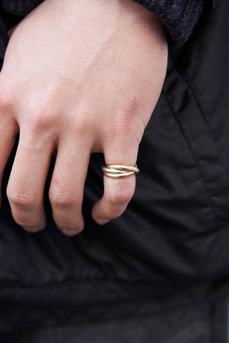 インパクト大の太縁メガネと黒コーデが融合 コッピー 6枚目の写真