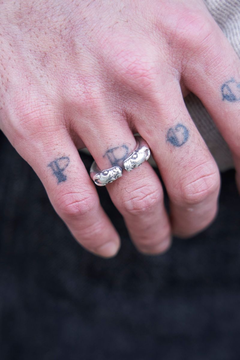 ロスアパのパーカはダウンベストと相性良し KUSS 6枚目の写真