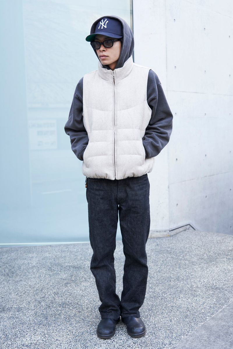 ロスアパのパーカはダウンベストと相性良し KUSS