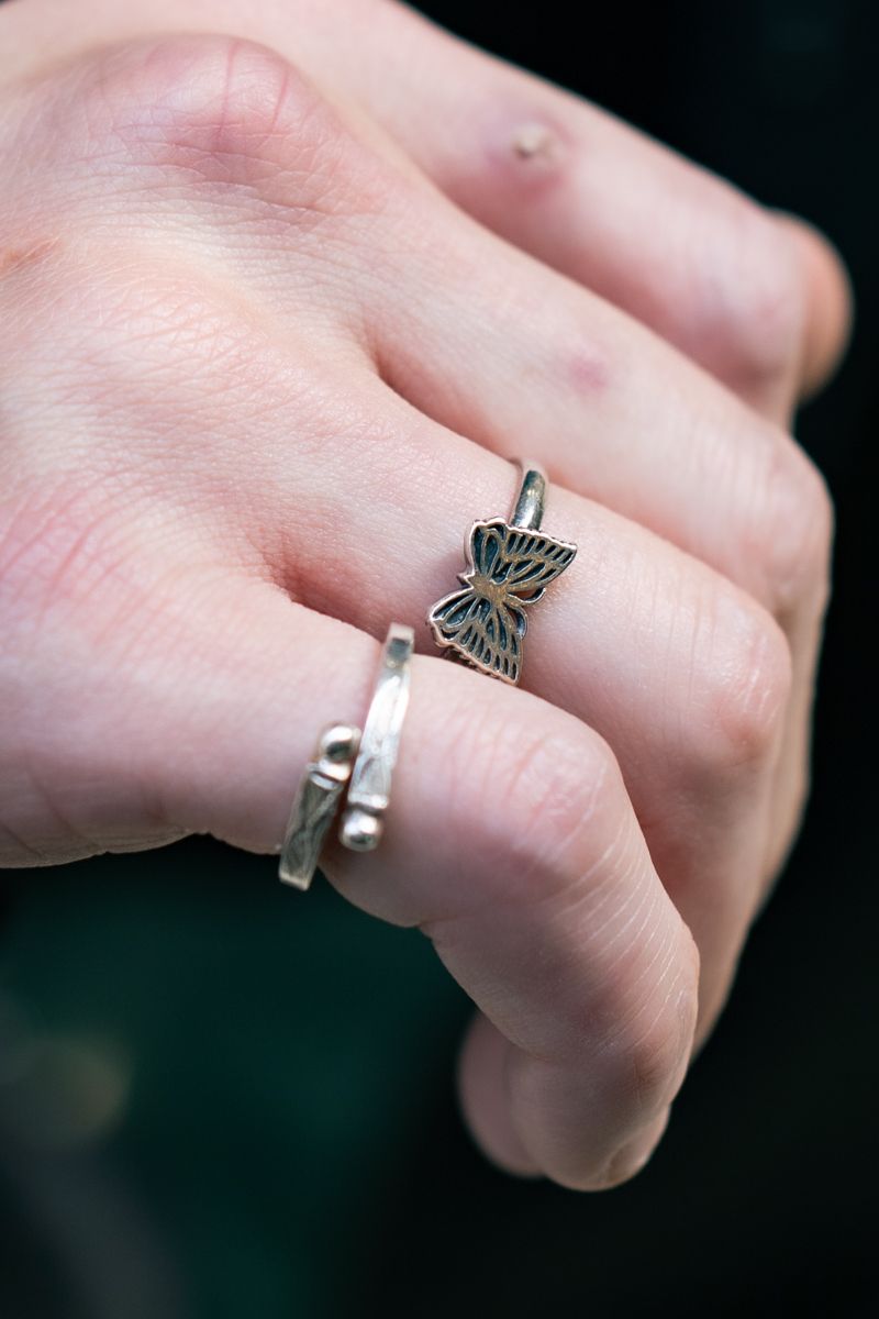 アクセの重ね付けは小ぶりなシルバーが◎ 三浦 悟 9枚目の写真