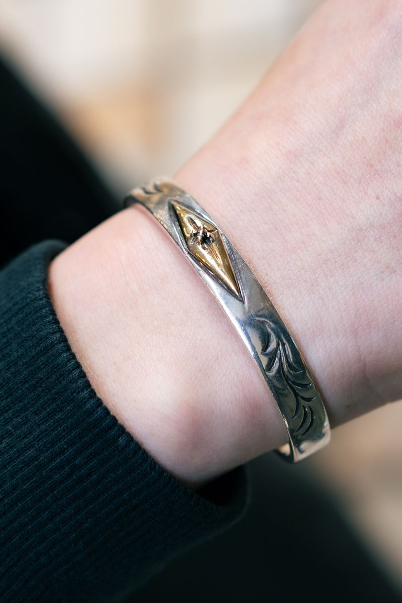 アクセの重ね付けは小ぶりなシルバーが◎ 三浦 悟 7枚目の写真