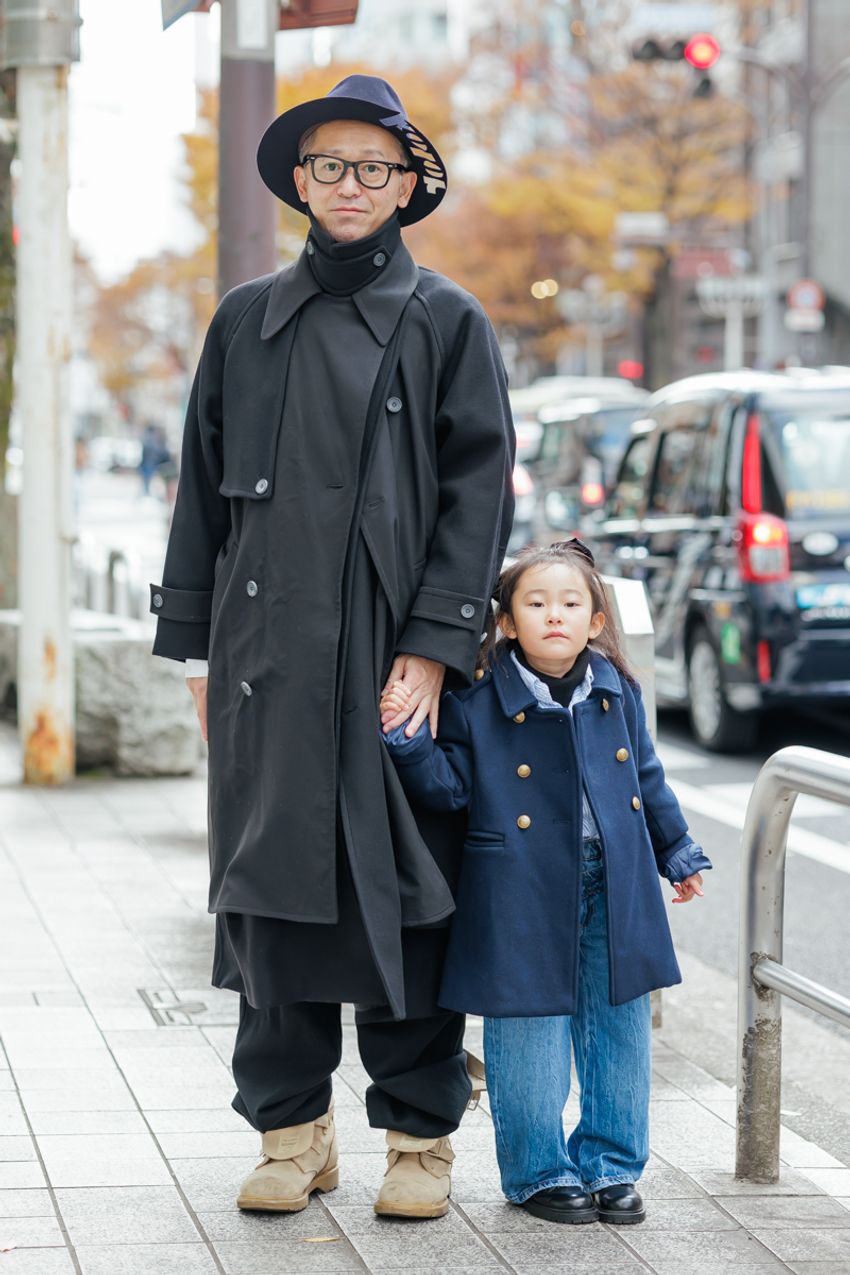 【20〜40代】冬の黒コーデを世代別に調査。主役はコート、ダウンベストetc. 街角人気は？ - 5枚目の画像