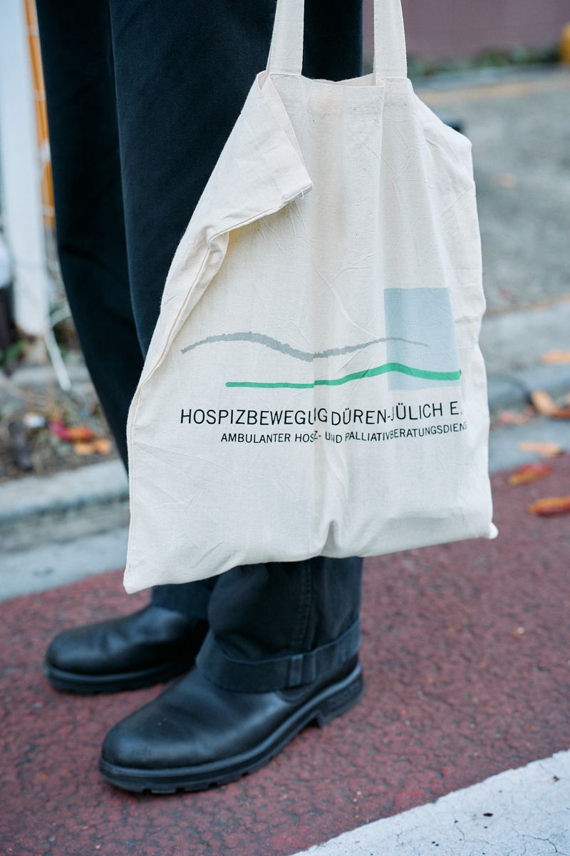 色明るめのトップスで冬の装いに軽さプラス 篠澤智裕 5枚目の写真