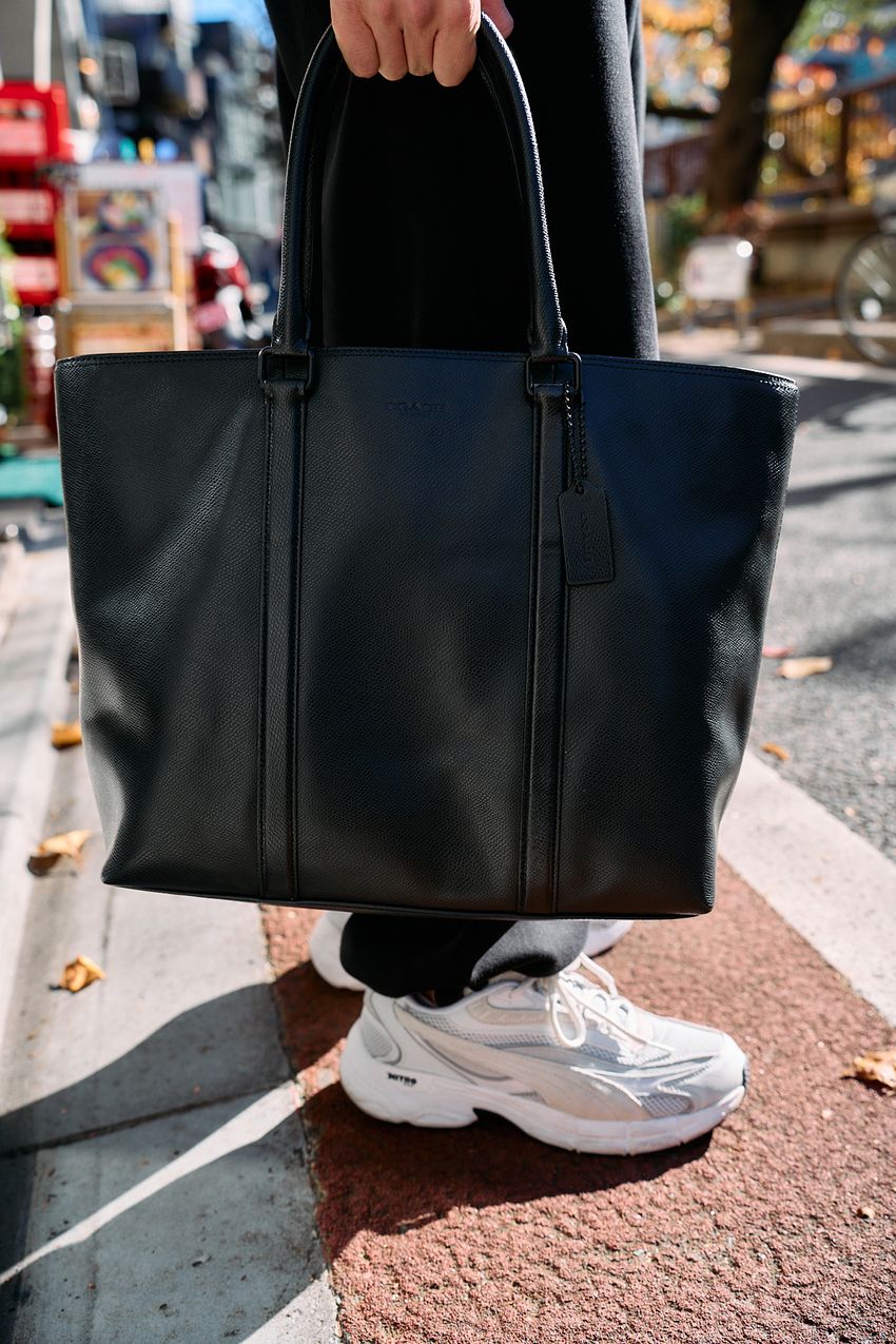 冬のブラウンコーデに合わせるのは“ブラック”が正解！街で見つけた“2色使い”の達人たち - 6枚目の画像