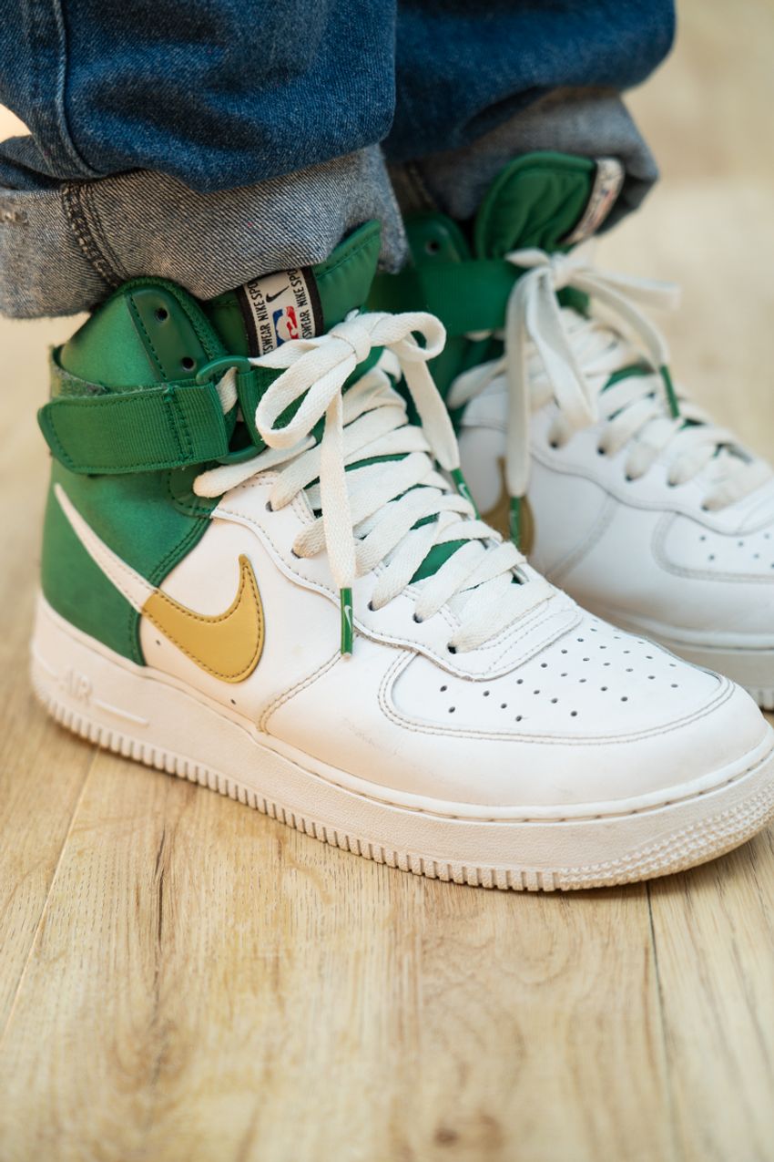 不動の人気は継続中！「ザ・ノース・フェイス」のダウンで仕上げた大人ストリートコーデ集 - 9枚目の画像