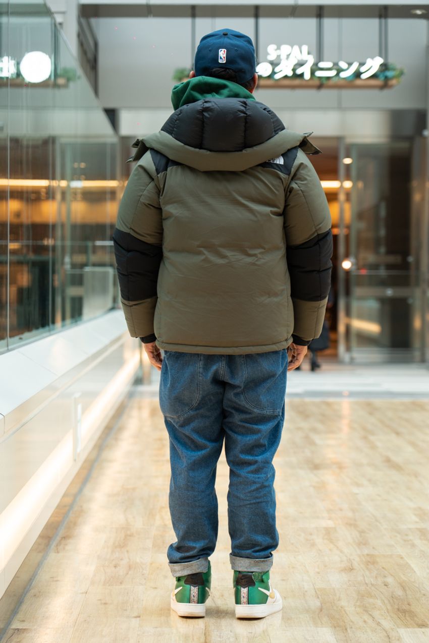 不動の人気は継続中！「ザ・ノース・フェイス」のダウンで仕上げた大人ストリートコーデ集 - 10枚目の画像