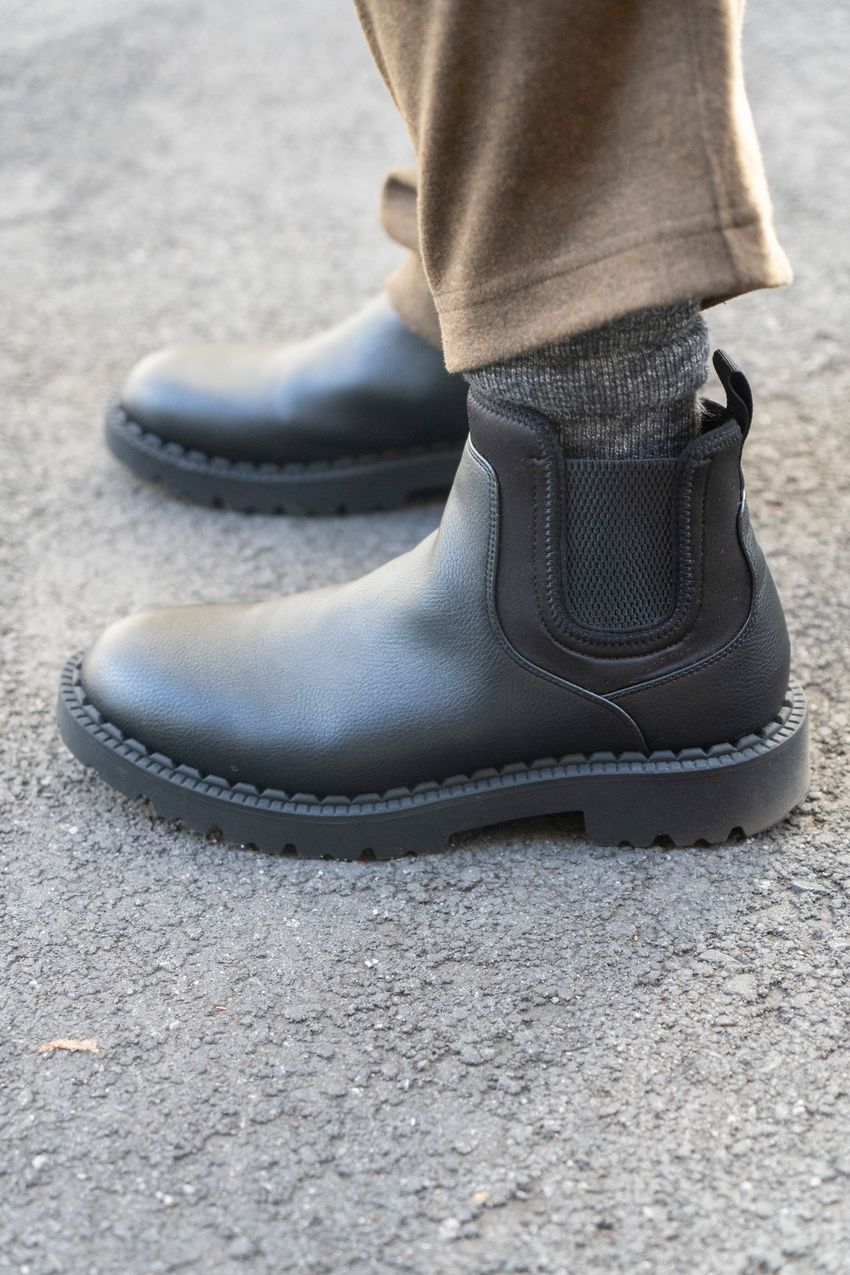 ユニクロ：シーも登場！「サイドゴアブーツ、どのブランド選んだ？」街の洒落者たちの回答 - 5枚目の画像