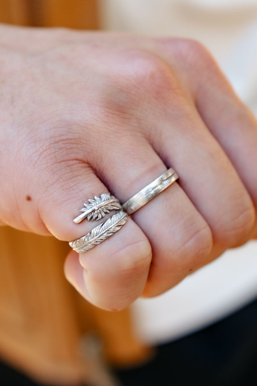 人気の「カーハート」コーデ3選！ 街の上級者たちが愛用するアウター、リュック、そして…… - 11枚目の画像