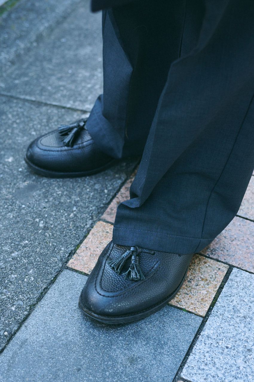 ロングコートは黒しか勝たん！ 黒の面積広めでも重たく見せない3人の着こなし - 9枚目の画像