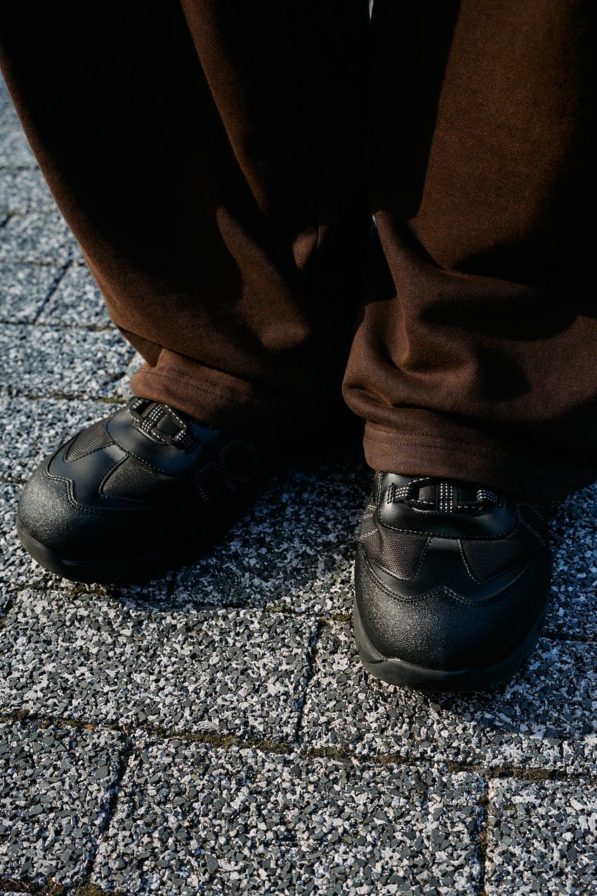 やめられない、とまらない！楽チン＆洒落た「ワイドパンツ」のはきこなし方をスナップで - 7枚目の画像