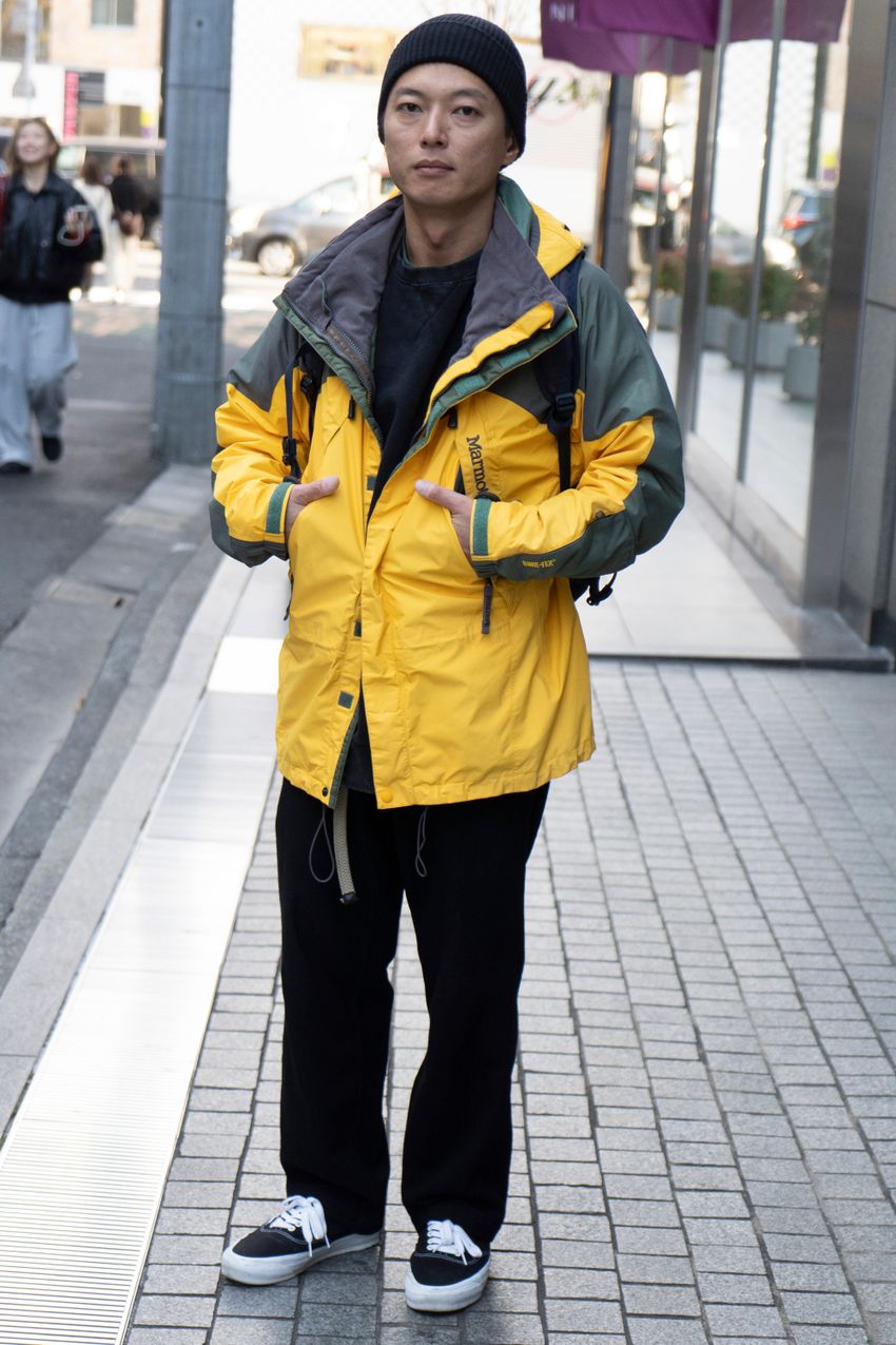 【街角人気上昇中】「マーモット」のアウターを街使い。洒落た大人のコーデ好例をスナップで - 5枚目の画像