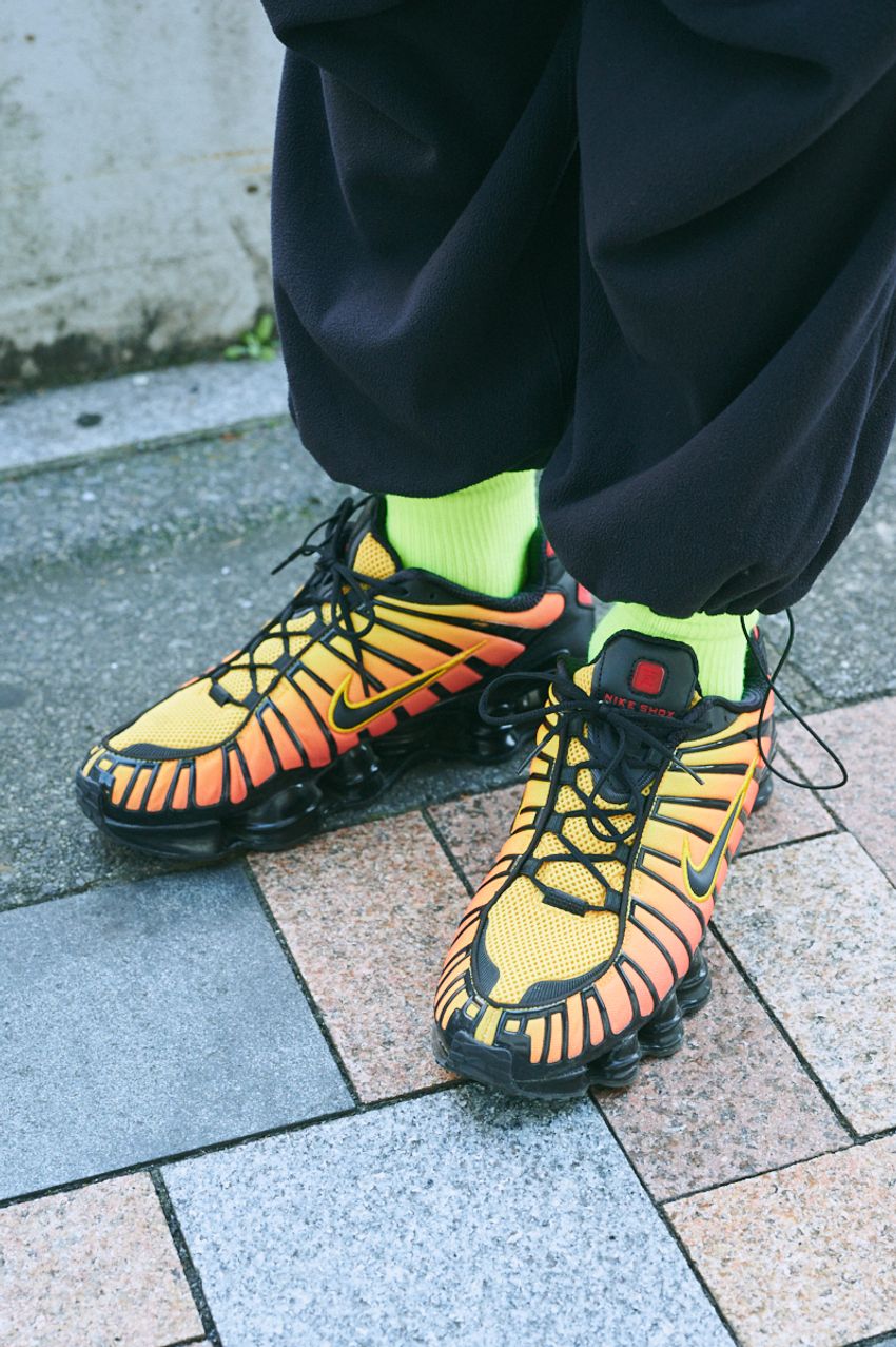 人と被らない“ブラックのジャケット”は？ 街角で聞いた「そのブランド、どこのですか？」 - 3枚目の画像