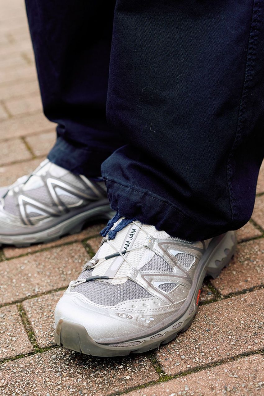 「オールブラック＋サロモン」で仕上げた大人の“モードストリート”スタイル3選をスナップで - 6枚目の画像