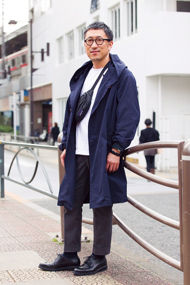 袖捲りでカジュアルに、足元で大人らしさを演出 高橋 洋