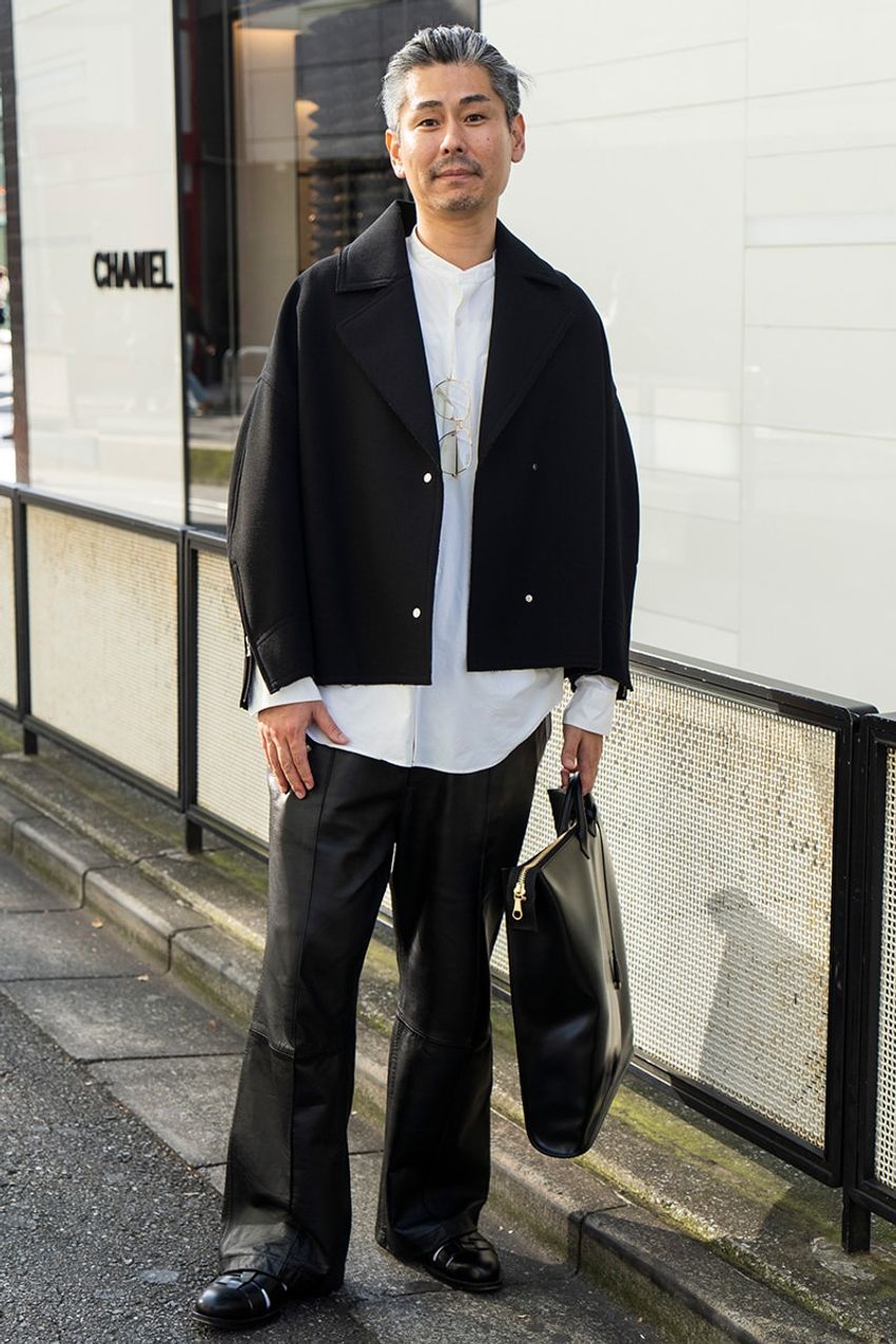 【こんな着方がしたかった】「白シャツ」が似合う40代の大人を街角スナップで。愛用ブランドも紹介！ - 2枚目の画像