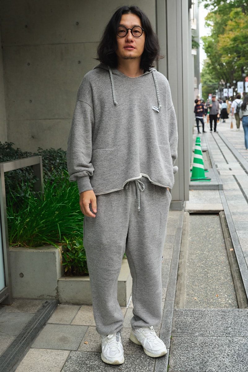 カウラムのパーカコーディネート | 250110-1950-23 西 達彦