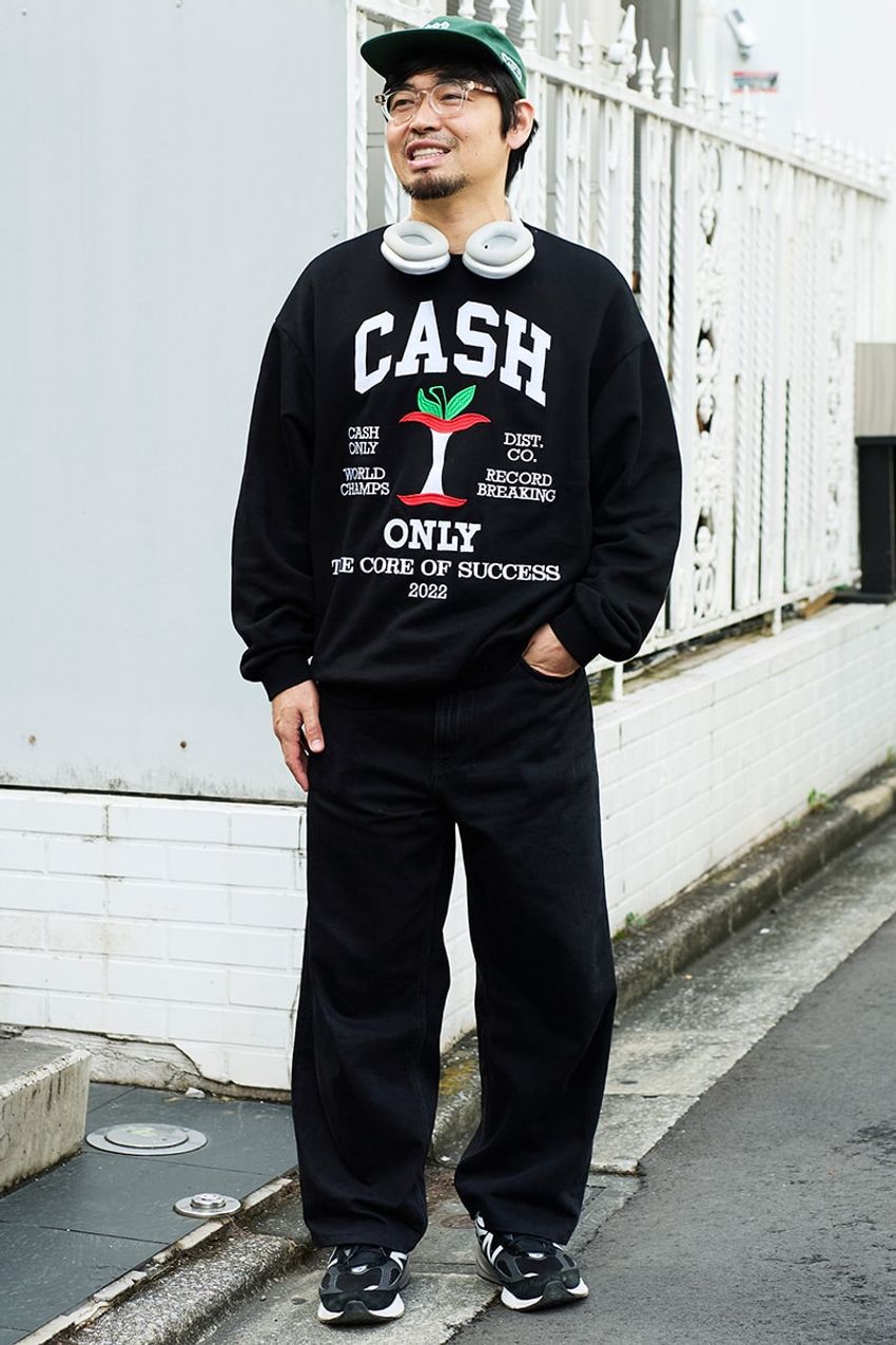 大人のニューバランス活用法。グレーと双璧をなす人気カラー“ブラック派”5名をパパラッチ！ - 17枚目の画像