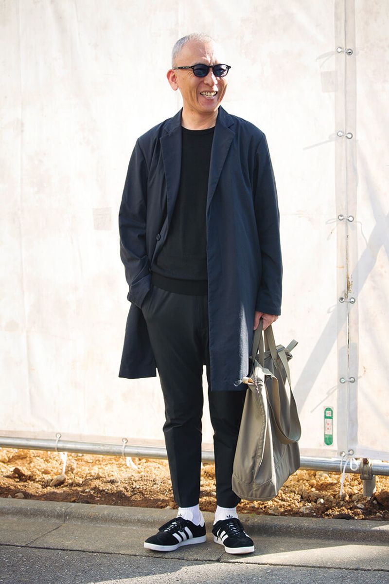 黒のグラデで大人っぽく、足元で軽やかさを 平義 豊