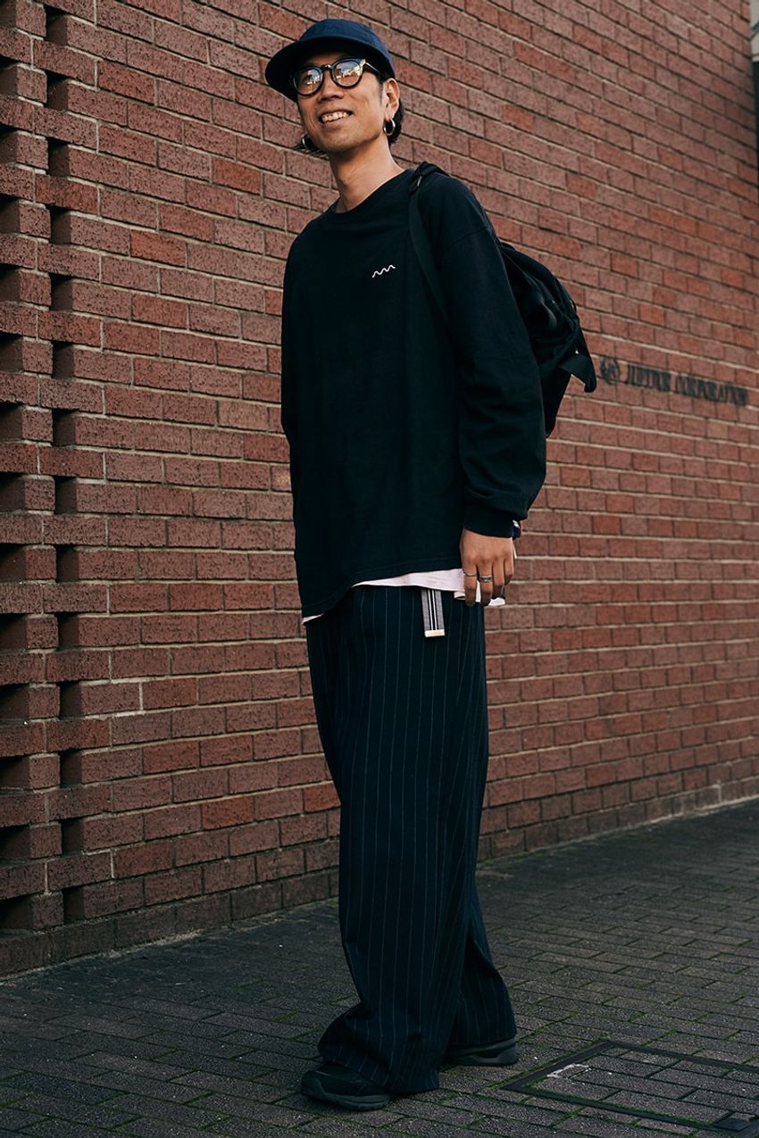 存在感抜群、ニューバランス「トリプルブラック」。洒落者たちの起用法を街角スナップで - 5枚目の画像