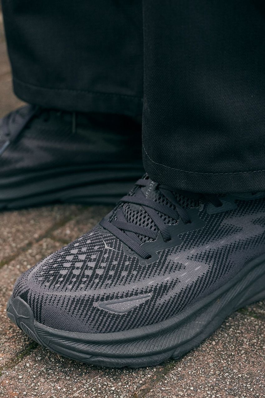 シンプルな“ワンツーコーデ”。洒落る秘訣はサイジング、色、小物にあり！3人のスタイル好例を公開 - 4枚目の画像