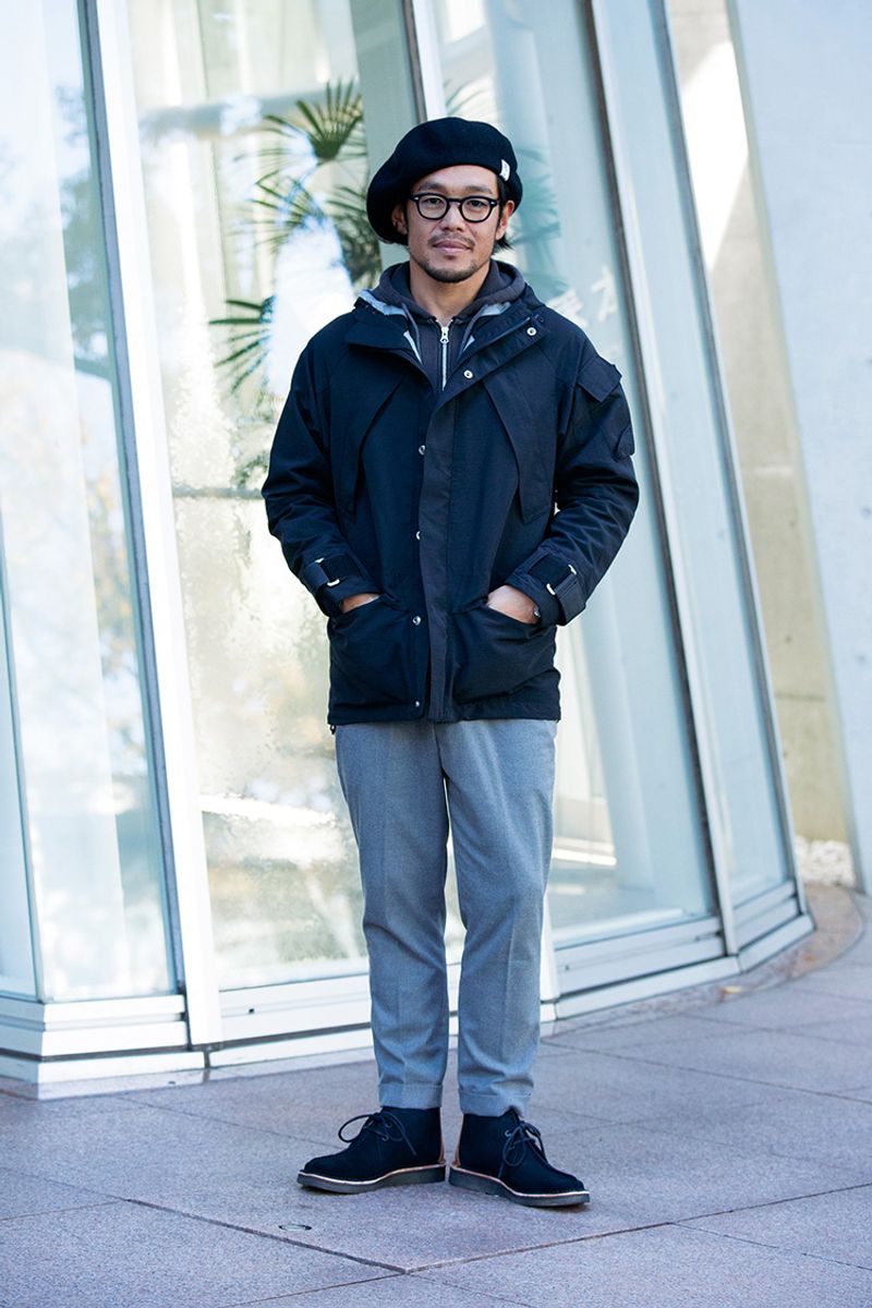 黒のマウンテンパーカは街に馴染む 都倉 健二