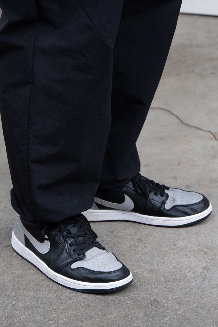 20代、30代、40代の“オールブラック”コーデ3選。装いのスパイスにはスニーカーを使え！ - 7枚目の画像