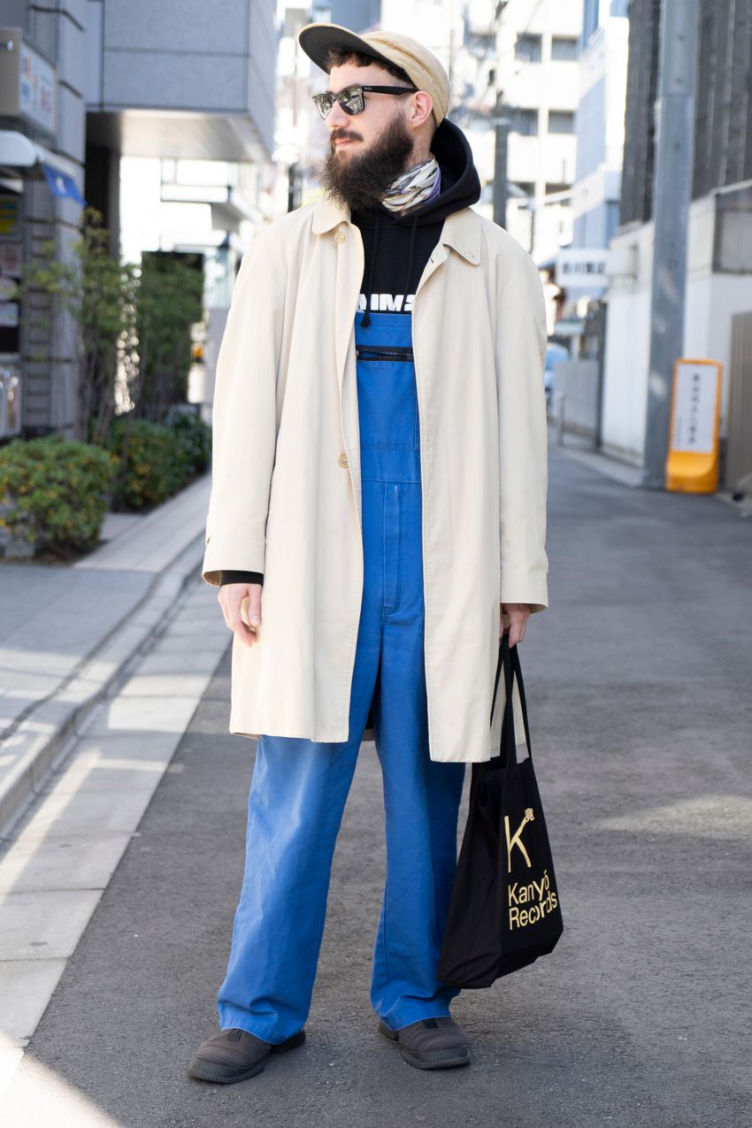 ユニクロ、バーバリーetc.バランス命の「ミドル丈アウター」。洒落た大人たちの着こなし例 - 6枚目の画像