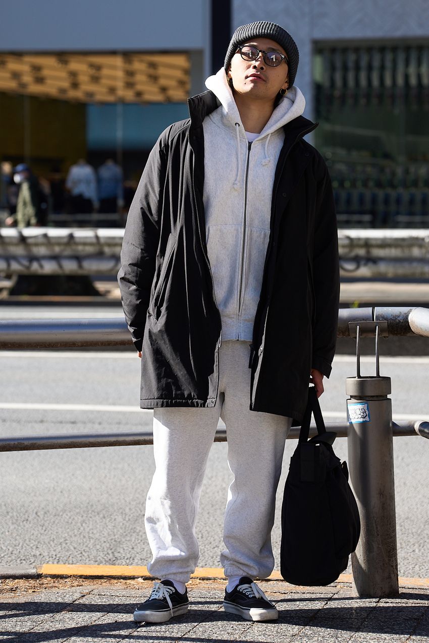 ユニクロ、バーバリーetc.バランス命の「ミドル丈アウター」。洒落た大人たちの着こなし例 - 1枚目の画像