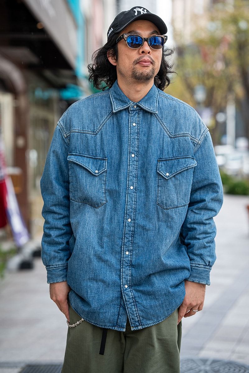 メゾン マルジェラのシャツコーディネート | 250120-1314-43 米津 大 2枚目の写真