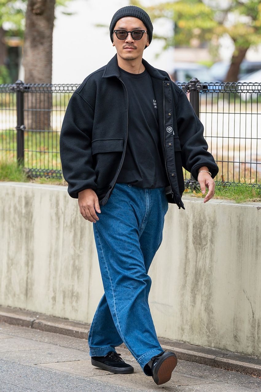 ブルーのデニムは“ブラックのヴァンズ”で引き締めるのが正解！街角スナップに見る3名のお手本 - 6枚目の画像
