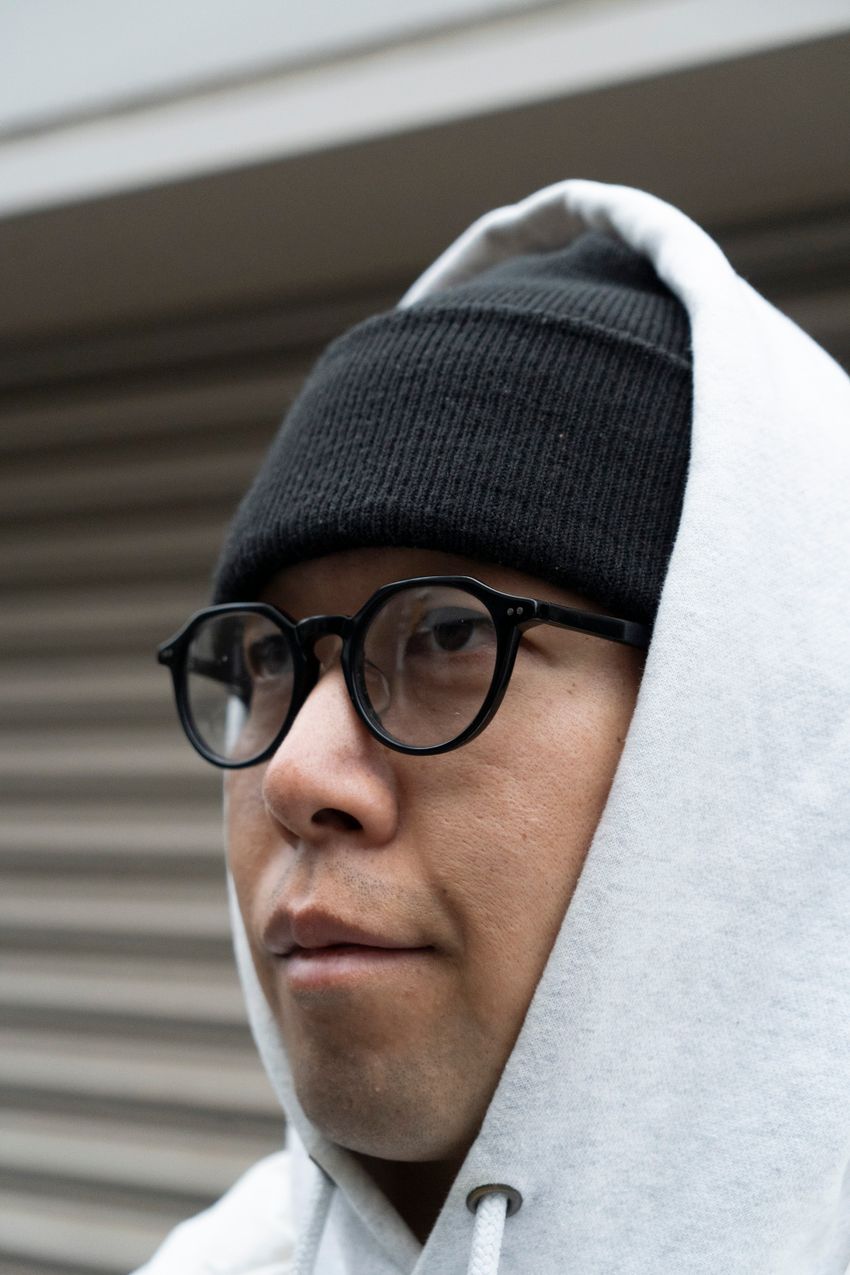 アンダー1万円で見つかる無地スウェットの良品。4ブランドの着用例と選択の正解 - 9枚目の画像