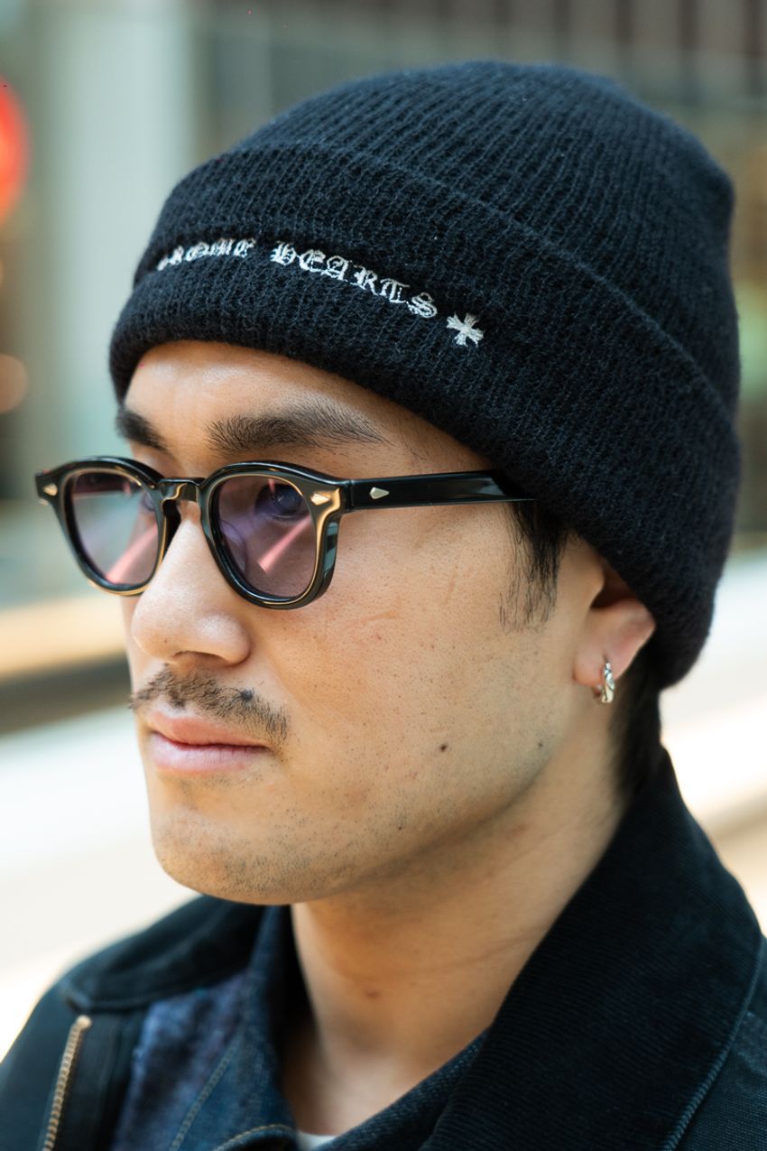 黒の「ニット帽＆サングラス」でもトゥーマッチに見せない！お洒落上手のアウターテク3選 - 11枚目の画像