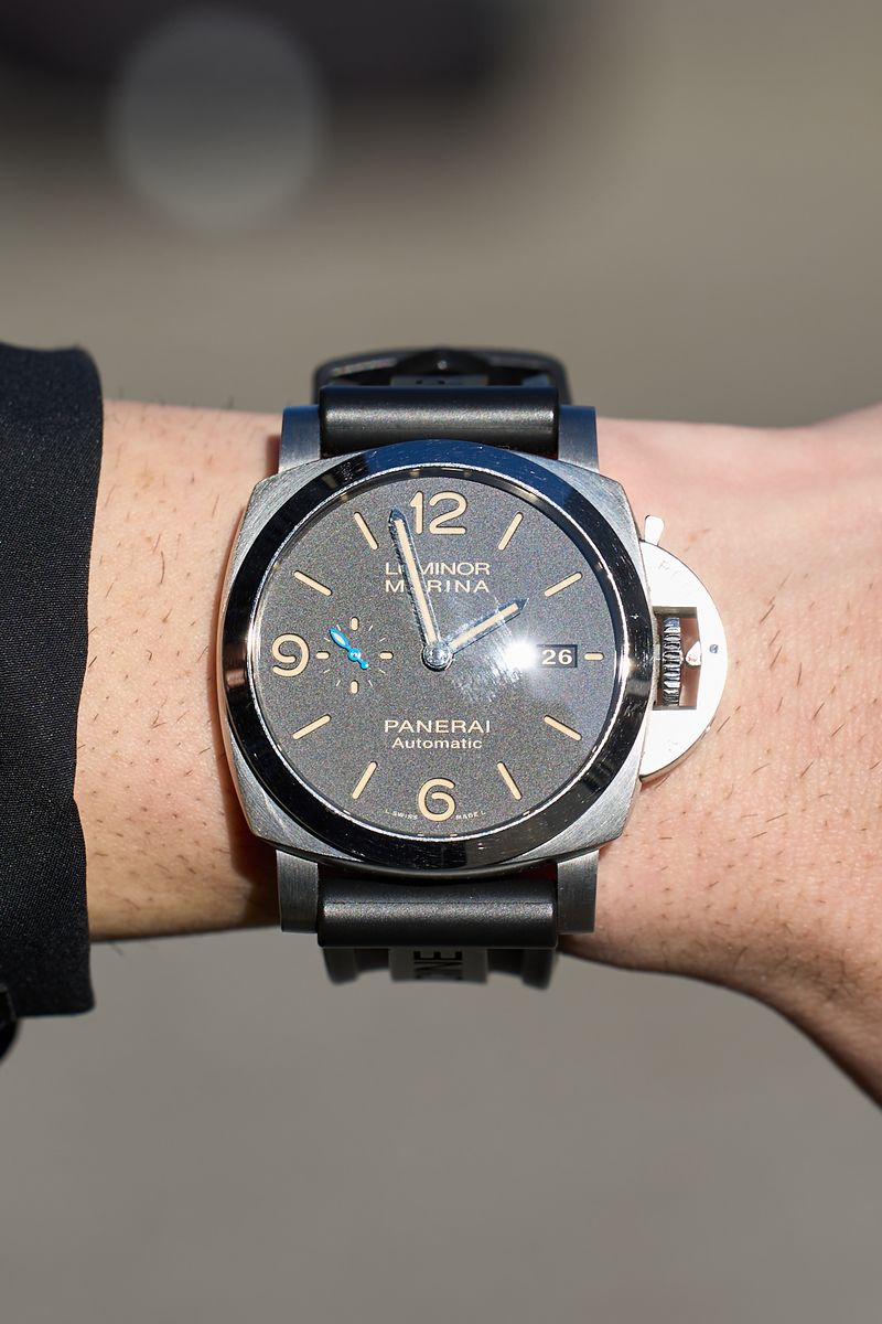 ブルックスブラザーズのコートコーディネート | 250130-1030-56 黒田 5枚目の写真