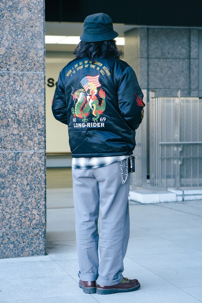 派手な“色＆柄”は真冬コーデの特効薬！ 上手に取り入れた街角の5人のスタイルサンプル - 9枚目の画像