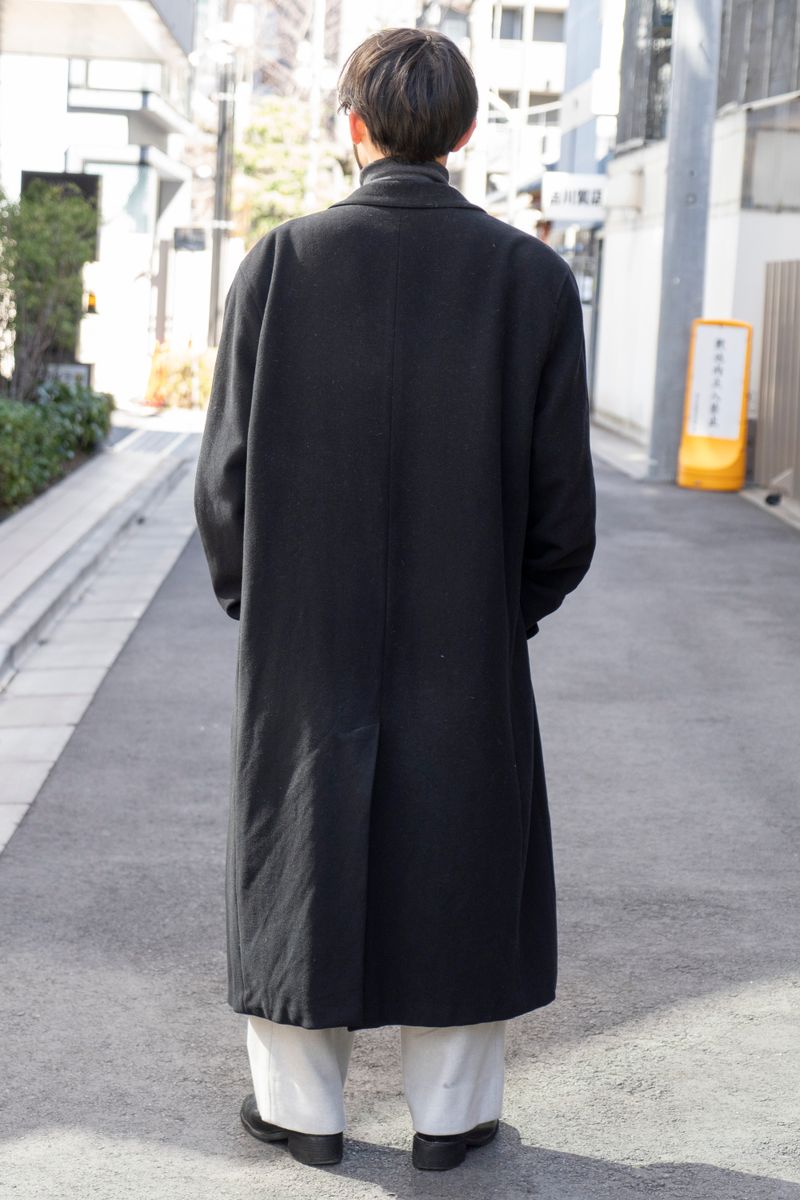 ジョルジオアルマーニのコートコーディネート | 250210-1134-50 新村優樹 2枚目の写真