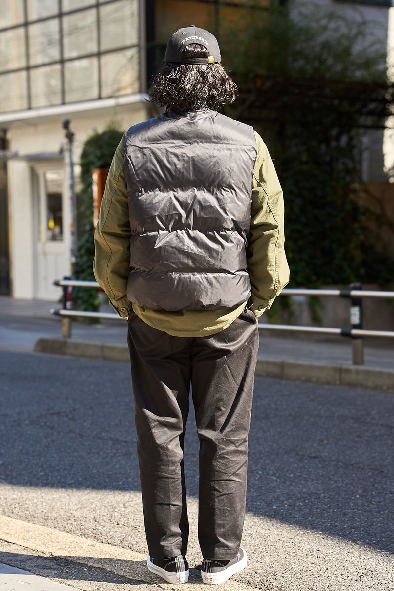 ユニバーサルプロダクツのダウンベストコーディネート | 250210-0958-18 原田祥太郎 2枚目の写真